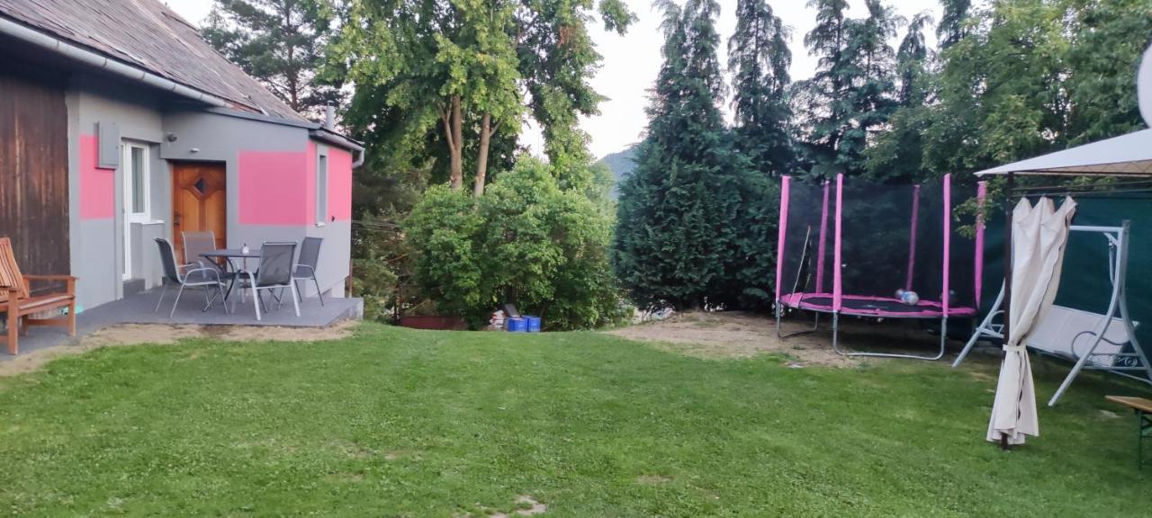 Chata u kolára Malatina Exterior foto